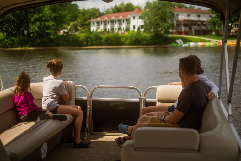 Balade en ponton en famille